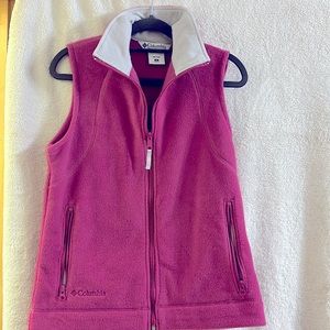 Small pink Colombia fleece vest